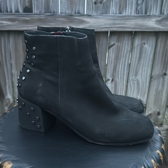 Naked Feet “strata” leather ankle boot, size 10 - Picture 5 of 12